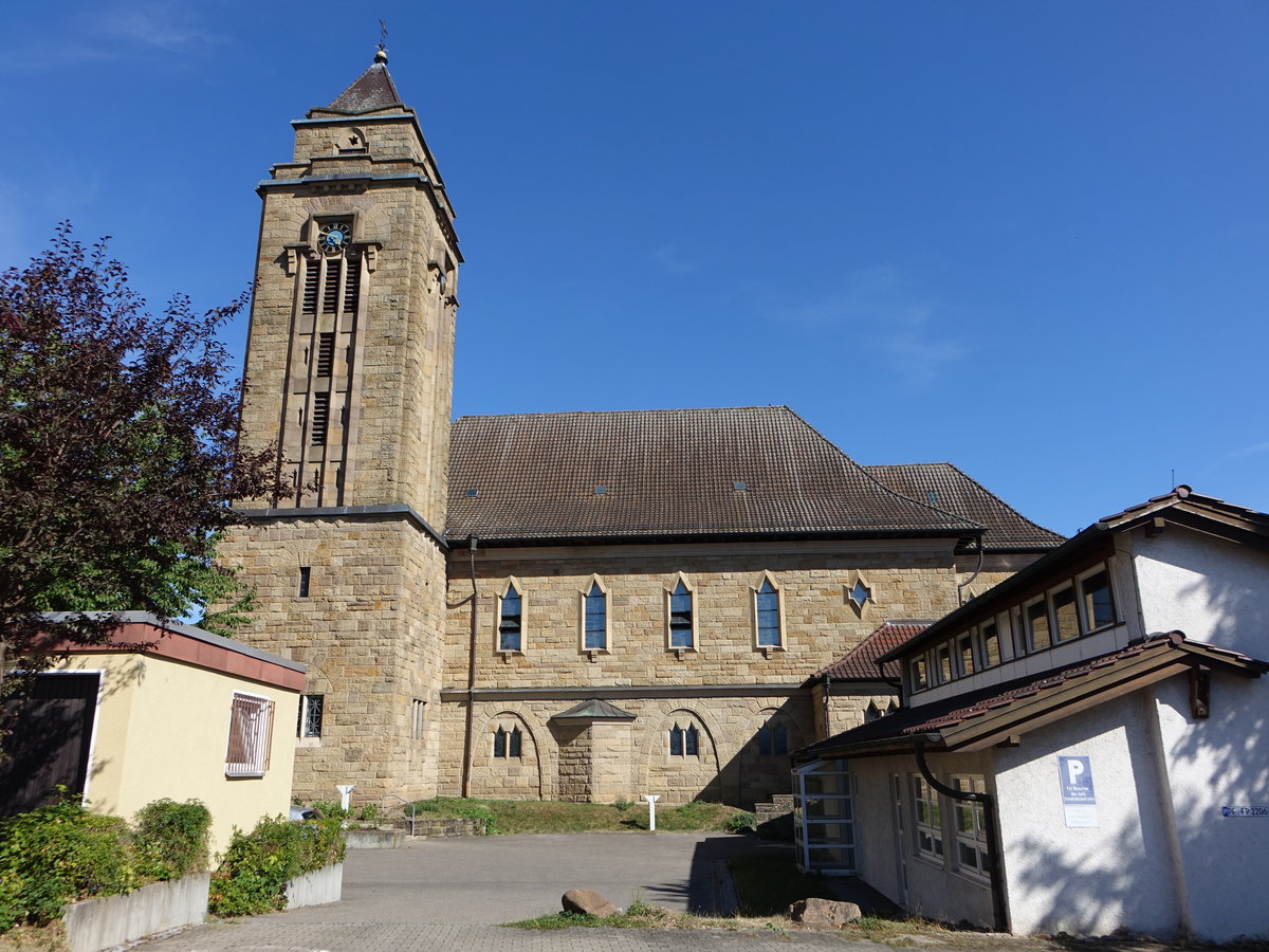 Mhlacker, kath. Pfarrkirche Herz Jesu, erbaut 1925 (12.08.2017)