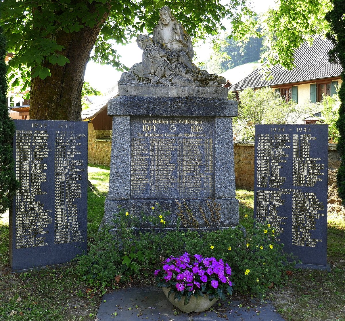 Mhlenbach, Denkmal fr die Gefallenen der beiden Weltkriege, Juni 2020