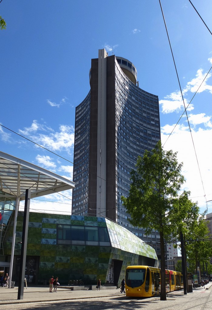Mülhausen (Mulhouse), der 112m hohe Europaturm, Mai 2014