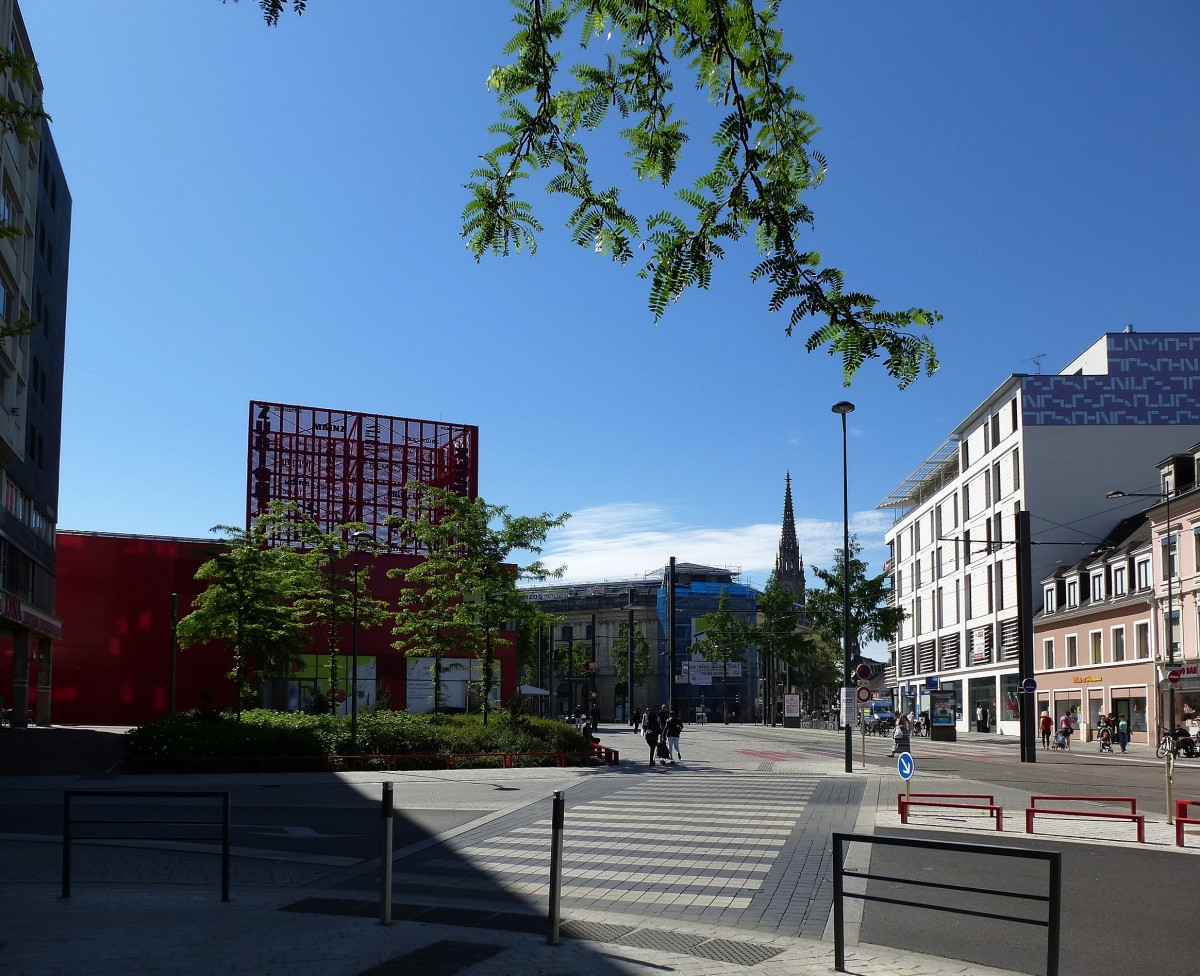 Mlhausen (Mulhouse), Stadtzentrum mit Blick zur Stephanuskirche, Mai 2014