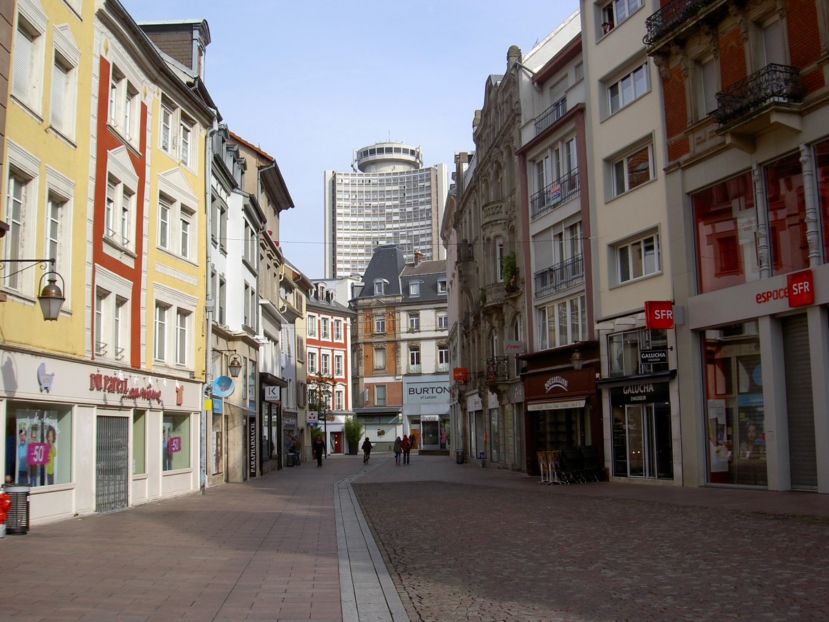 Mülhausen, Rue du Sauvage mit Tour de Europa (05.10.2014)
