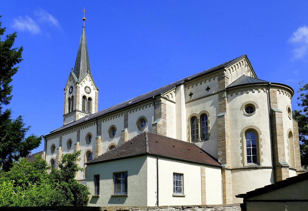 Mllheim in Baden, die katholische Pfarrkirche Herz-Jesu, erbaut im neuromanischen Stil 1876-78, Sept.2021