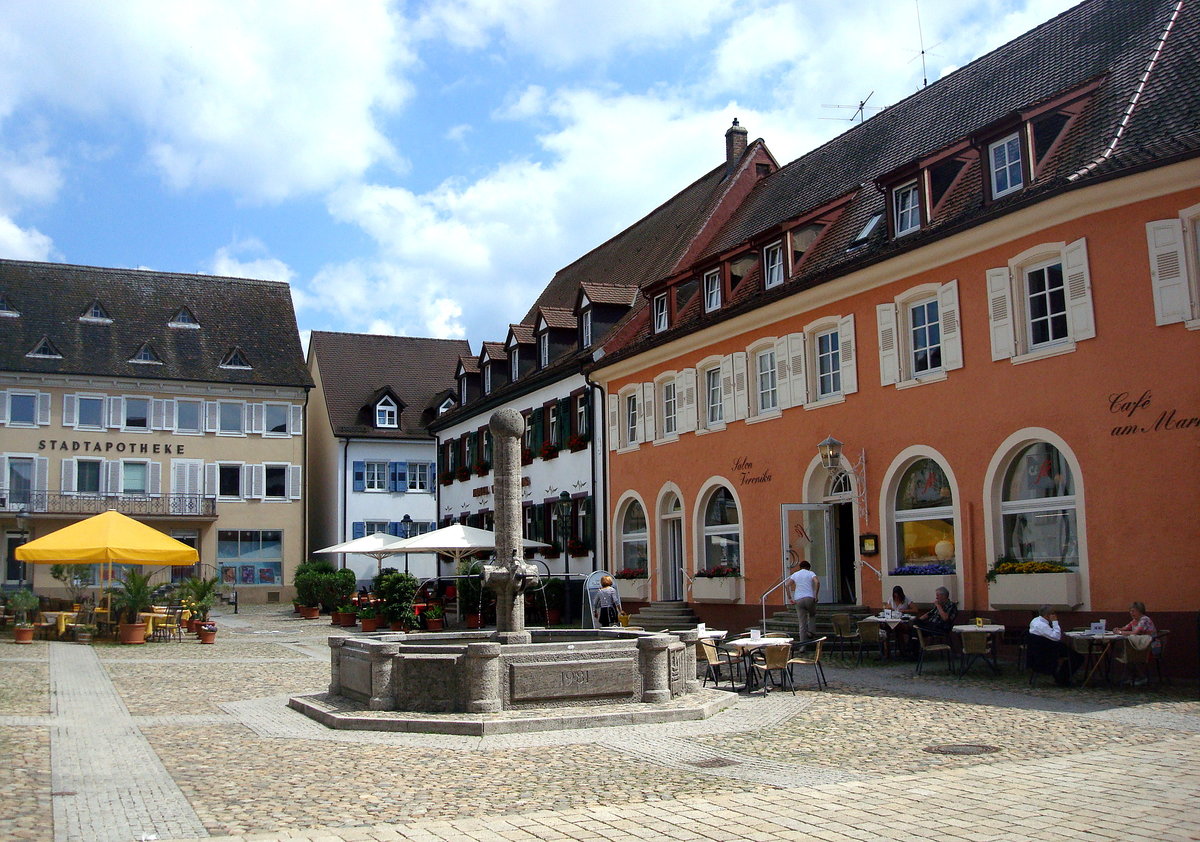 Mllheim, Blick ber den Marktplatz, Juni 2010