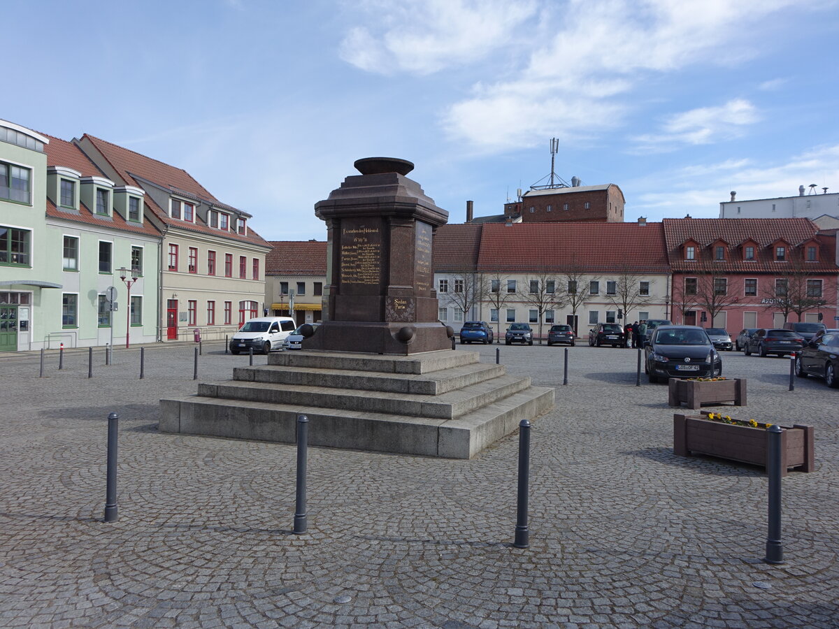 M�llrose, Kriegerdenkmal am Marktplatz (05.04.2026)