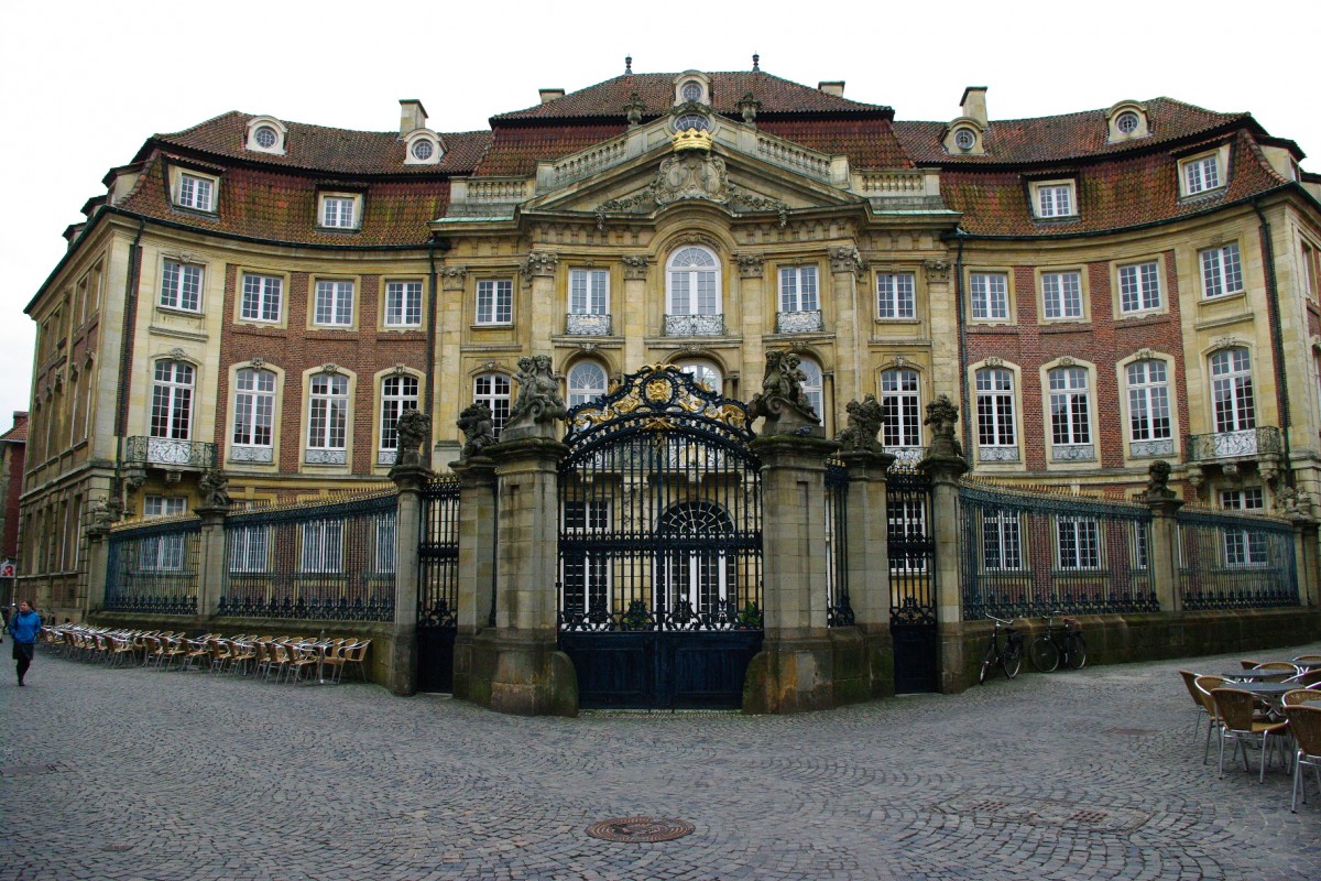 Mnster, Erbdrostenhof, schnster Adelshof in Mnster, erbaut durch Architekt Johann Konrad Schlaun (13.05.2010)