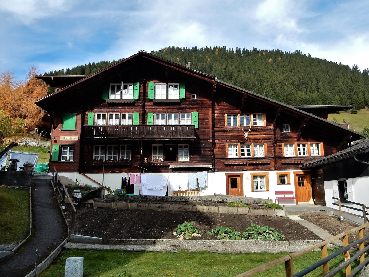 Mrren, das Chalet “Alpenglhn” hat heute Waschtag - 26.10.2017