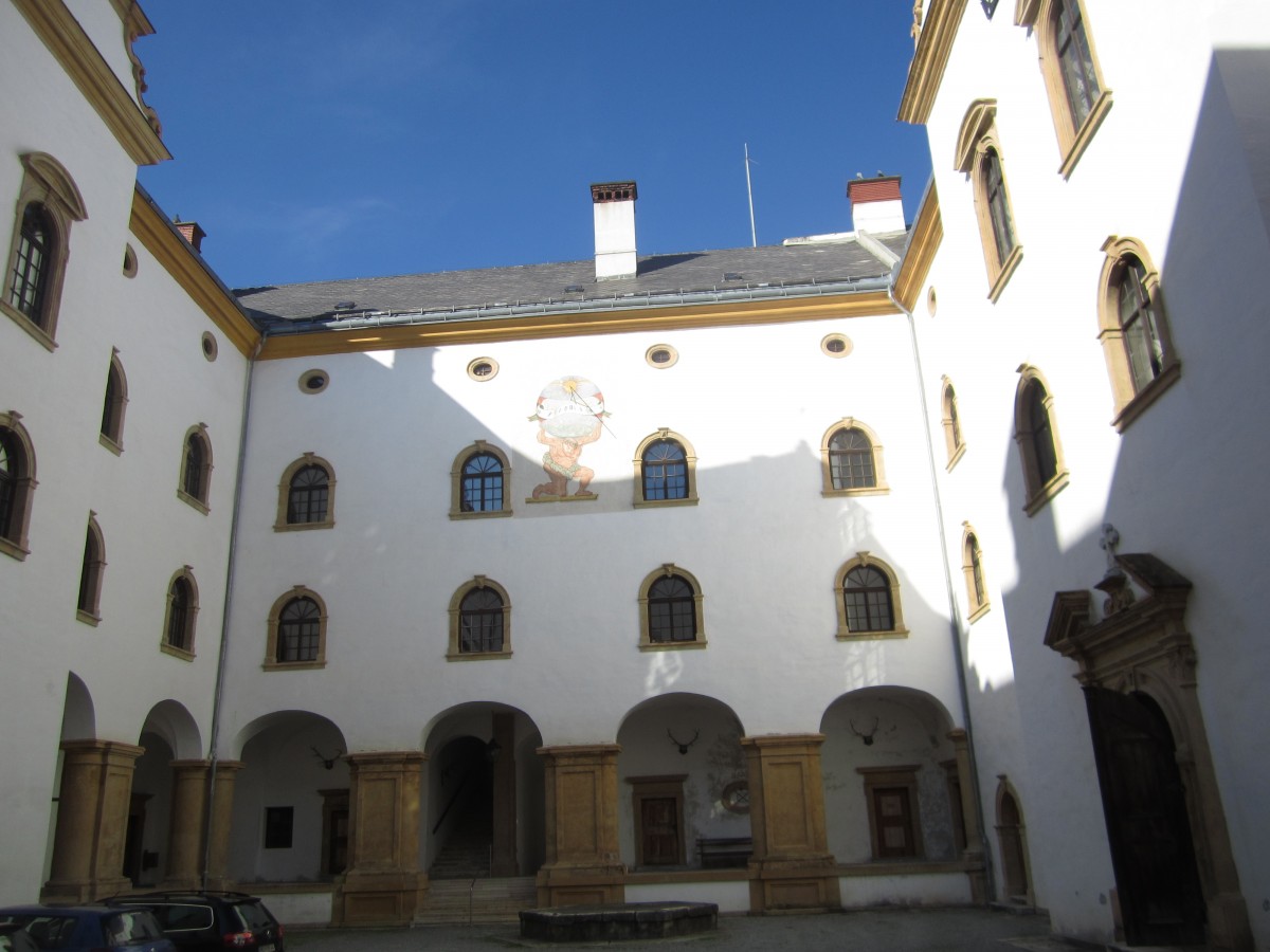 Murau, Arkadenhof des Schlo der Familie Liechtenstein, erbaut von 1628 bis 1641 durch Baumeister Valentin Kaut (03.10.2013)