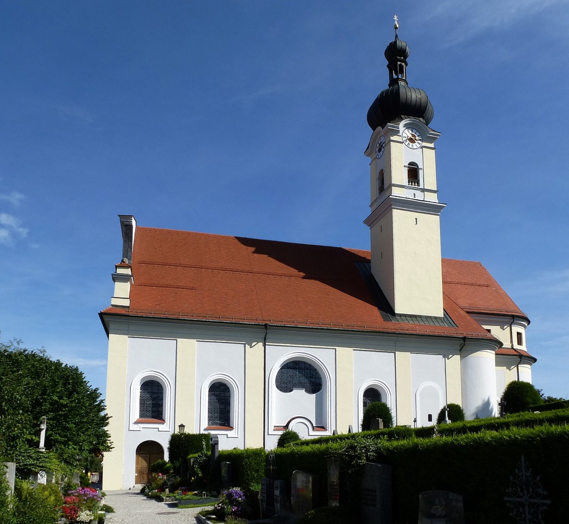 Murnau, Blick vom Friedhof zur Pfarrkirche St.Nikolaus aus dem 18.Jahrhundert, Aug.2014