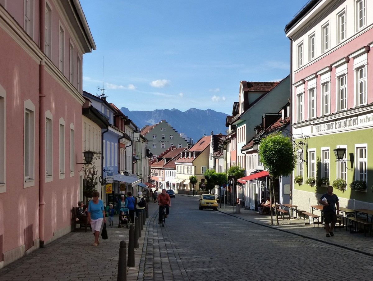 Murnau, Blick in den Untermarkt, im Hintergrund die Alpen, Aug.2014