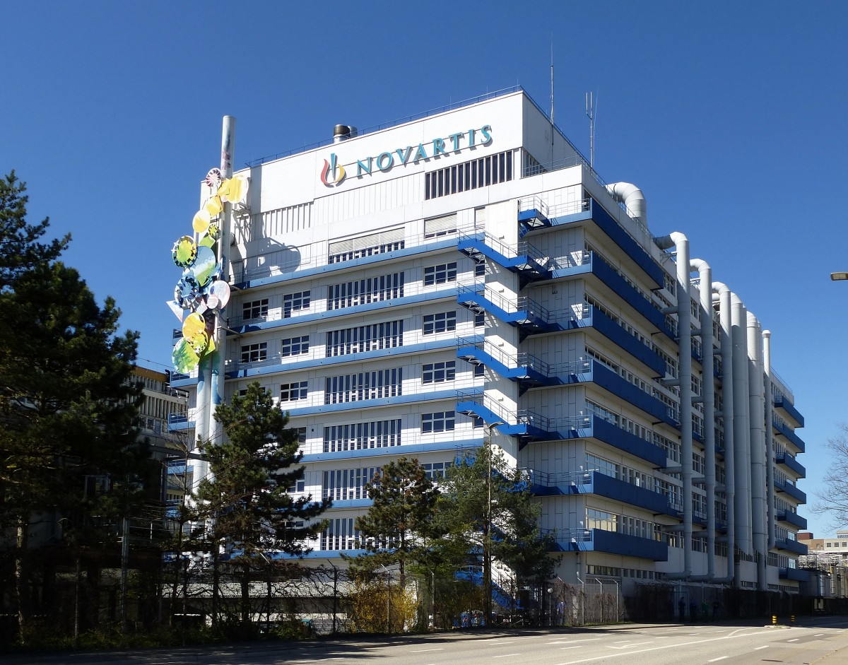 Muttenz, ein aufflliger Industriebau der  Novartis , grtes Pharmaunternehmen der Welt, April 2015