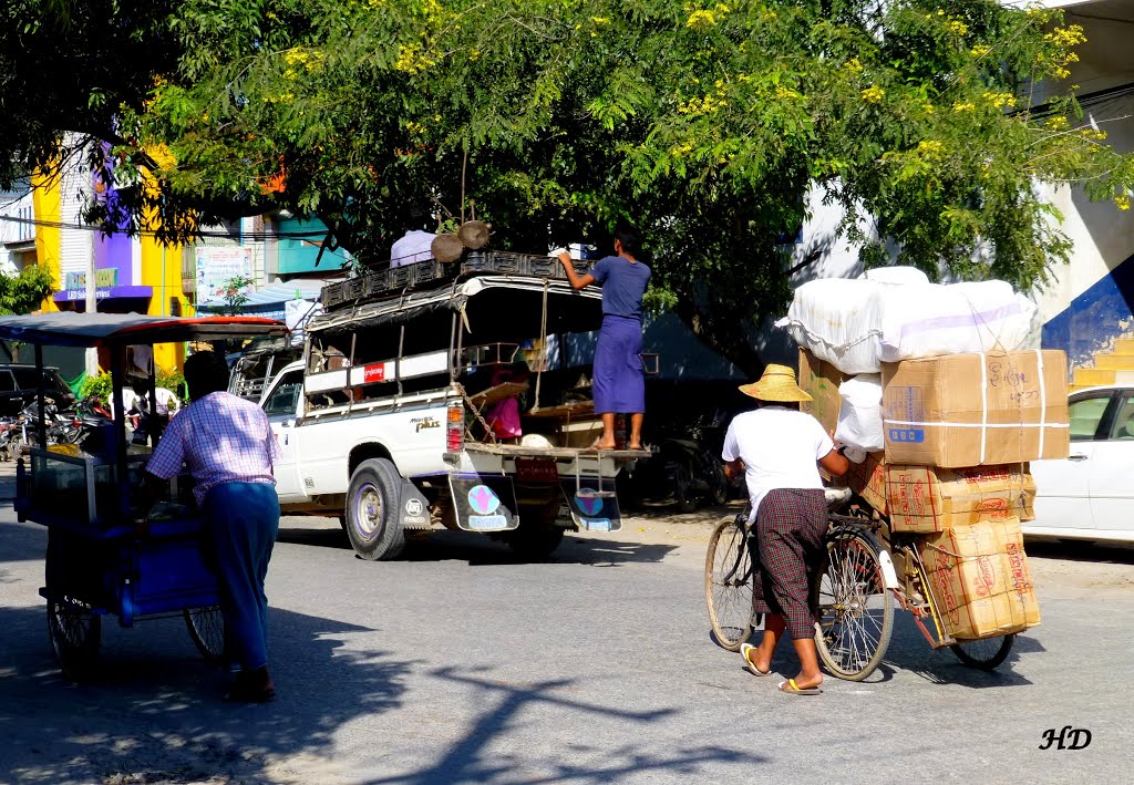 Myanmar - Mandalay - Gesicht einer asiatischen Stadt.
Aufgenommen im September 2013.