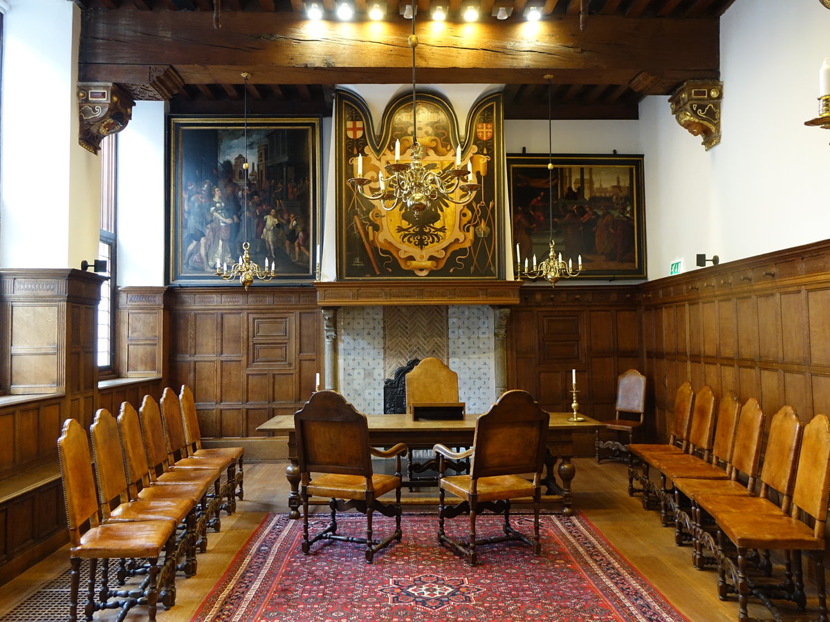 Naarden, Ratsstube im Rathaus mit Gemlden von 1572 (21.08.2016)