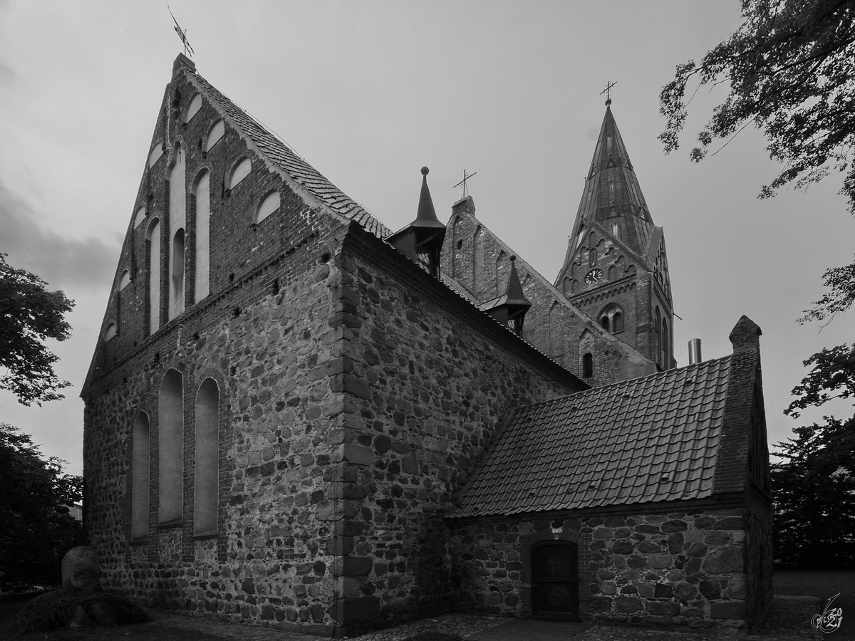 Nach einem Stadtbrand im Jahre 1729 wurde die Nikolaikirche in Gtzkow saniert und 1881 bis 1883 umfangreich umgebaut. (August 2013)