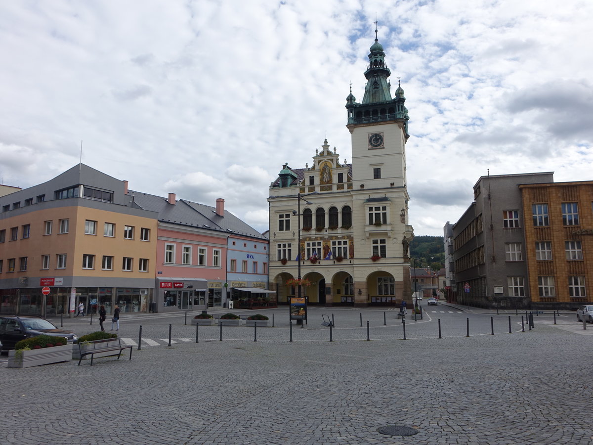 Nachod, neue Rathaus am Masarykovo Namesti, erbaut von 1902 bis 1904 (29.09.2019)