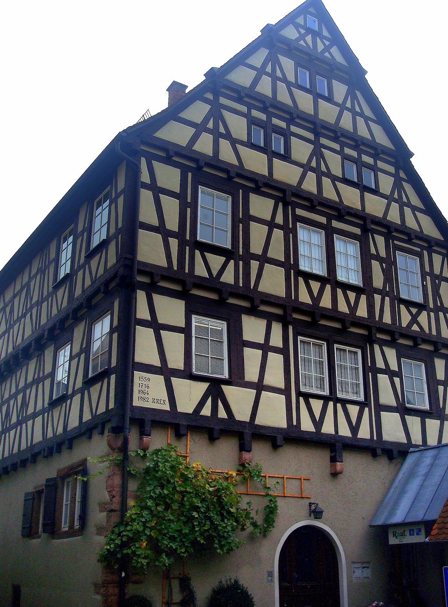 Nagold, das Diakonathaus, ein Fachwerkbau von 1716, Okt.2010