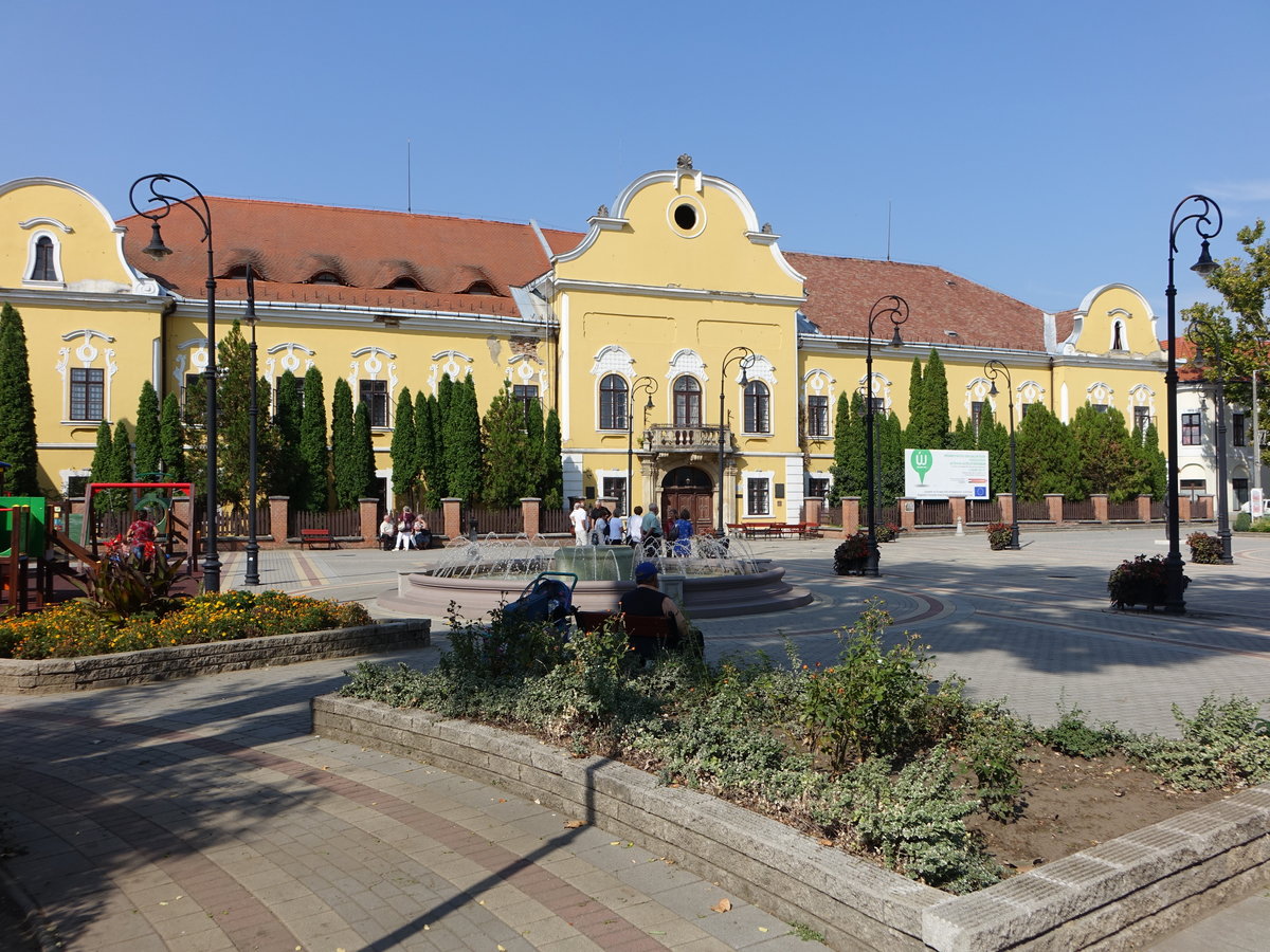 Nagykallo, ehem. Komitatshaus, erbaut von 1740 bis 1769 (08.09.2018)