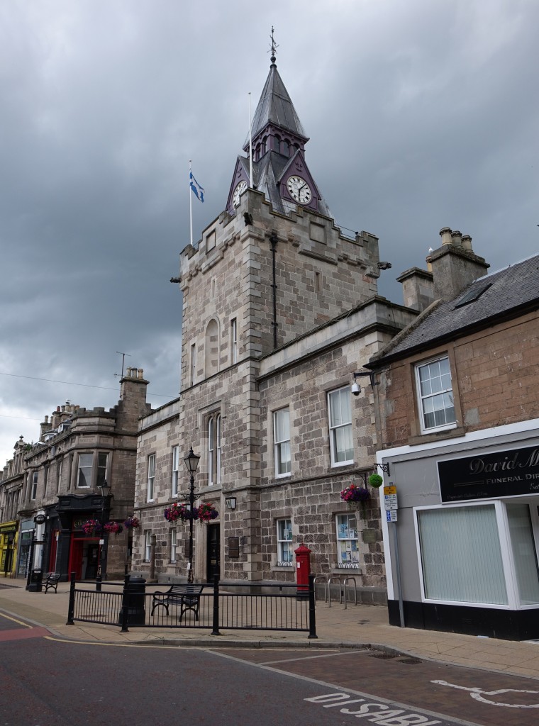 Nairn, Rathaus in der High Street (05.07.2015)