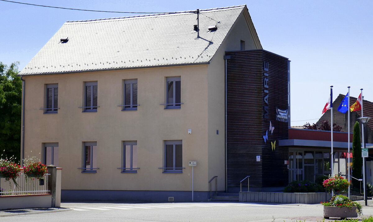 Namsheim im Oberelsaß, das Rathaus der ca. 600 Einwohner zählenden Gemeinde, Juli 2021