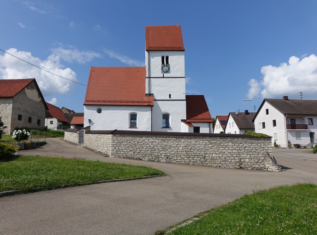 Natterholz, St. Johannes der Tufer Kirche, frhgotische Chorturmkirche, erbaut im 
13. Jahrhundert (07.06.2015)