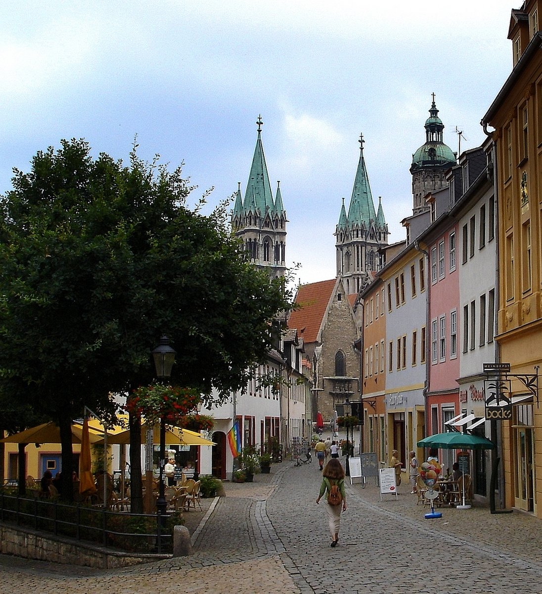 Naumburg, Blick durch den Steinweg zu Dom St.Peter und Paul, Juli 2006 