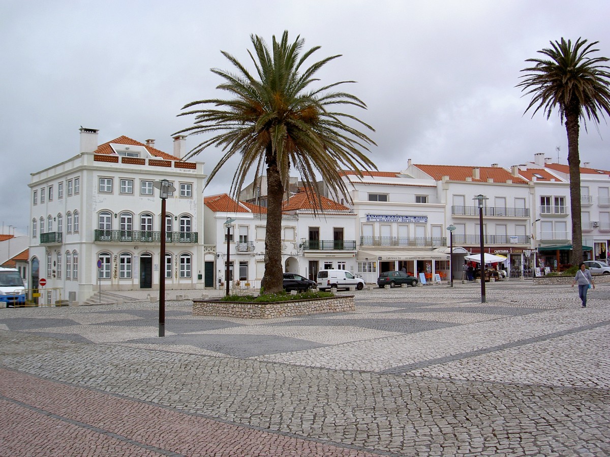 Nazare, Praca Nossa Senhora da Nazare (28.05.2014)