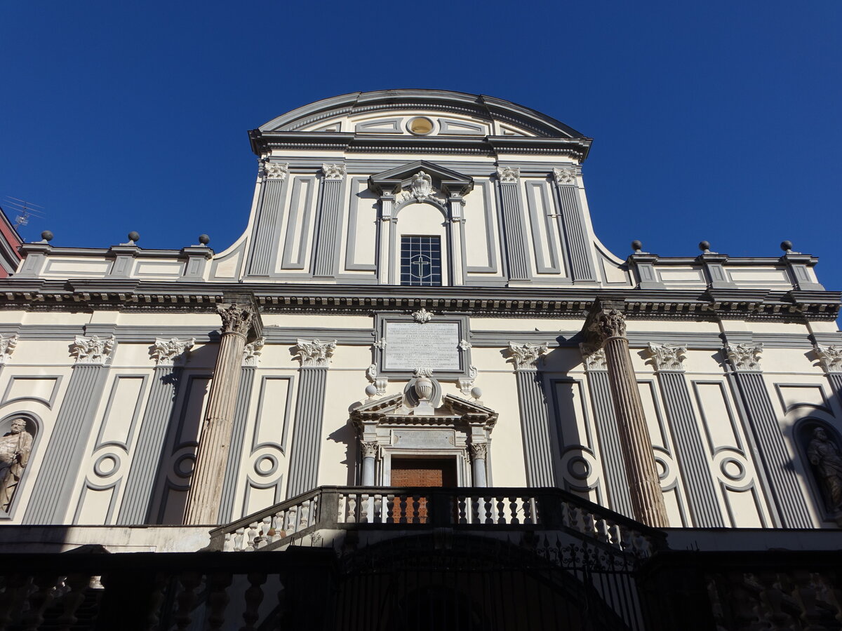 Neapel, Basilika San Paolo Maggiore, erbaut von 1538 bis 1630 an der Piazza St. Gaetano (23.09.2022)