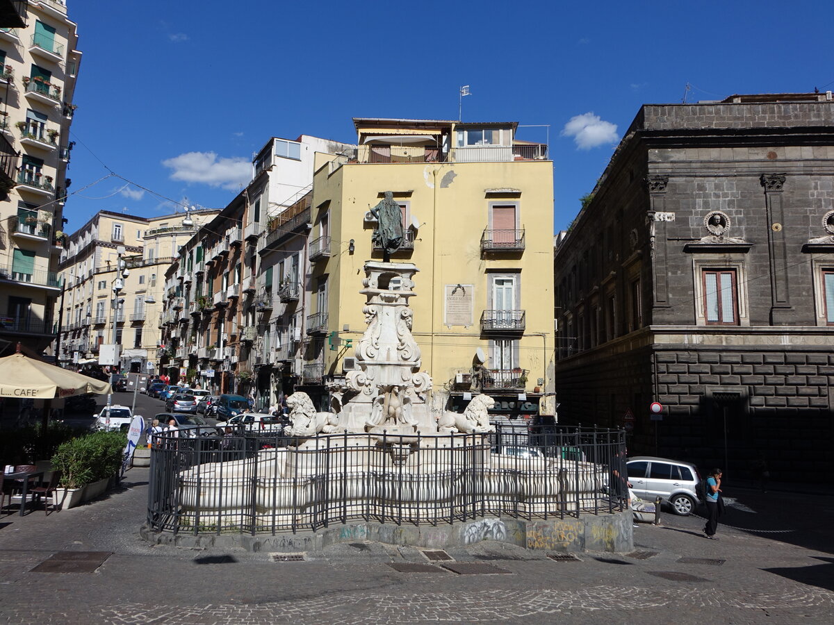 Neapel, Fontana di Monteoliveto an der Piazza Monteoliveto (22.09.2022)