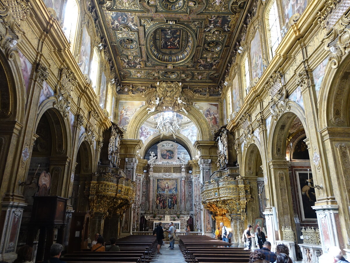 Neapel, Innenraum der Klosterkirche San Gregorio Armeno, erbaut von 1572 bis 1687 nach Plnen von Giovanni Francesco Mormando
(23.09.2022)