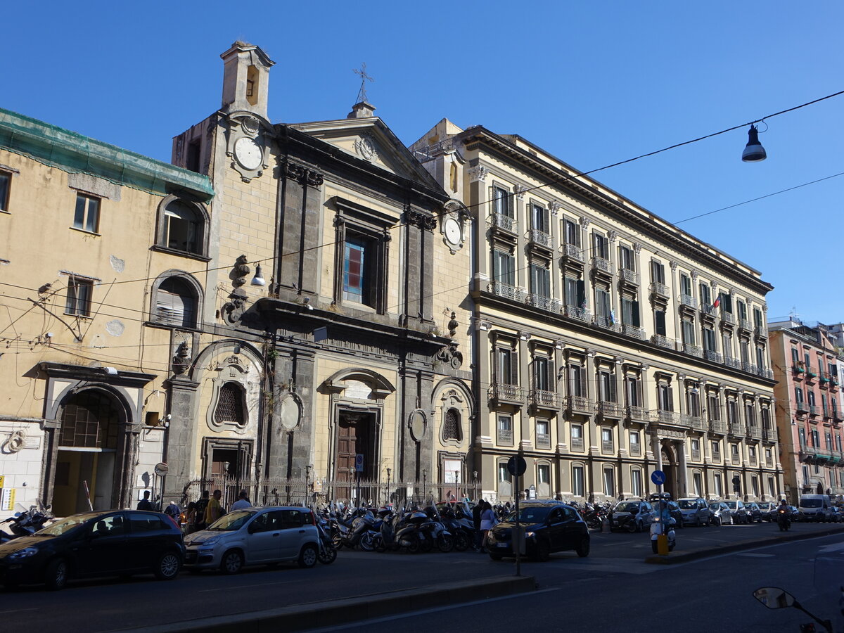 Neapel, Pfarrkirche San Diego all Ospedaletto und Palazzo Carafa di Nocera in der Via Medina (22.09.2022)