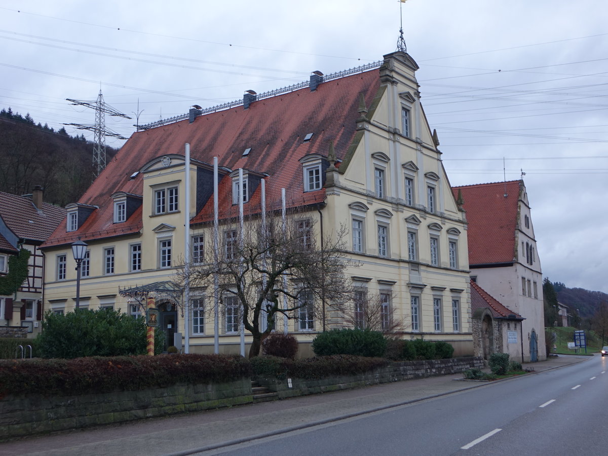 Neckarzimmern, neues Schloss und Rentamt, erbaut im 17. Jahrhundert (24.12.2018)