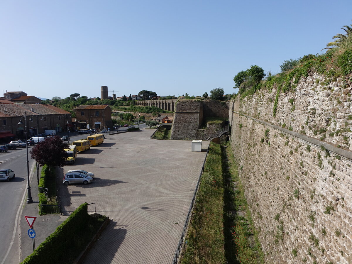 Nepi, Teil der etruskisches Stadtmauer an der Piazza della Bottata (23.05.2022)