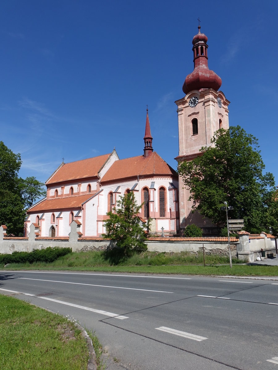 Nepomuk/ Pumuk, gotische St. Jakobus Kirche am Pschesanitzer Platz, erbaut von 1290 bis 1295, dreischiffige Hallenkirche mit Familiengruft der Grafen von Sternberg (02.06.2019)