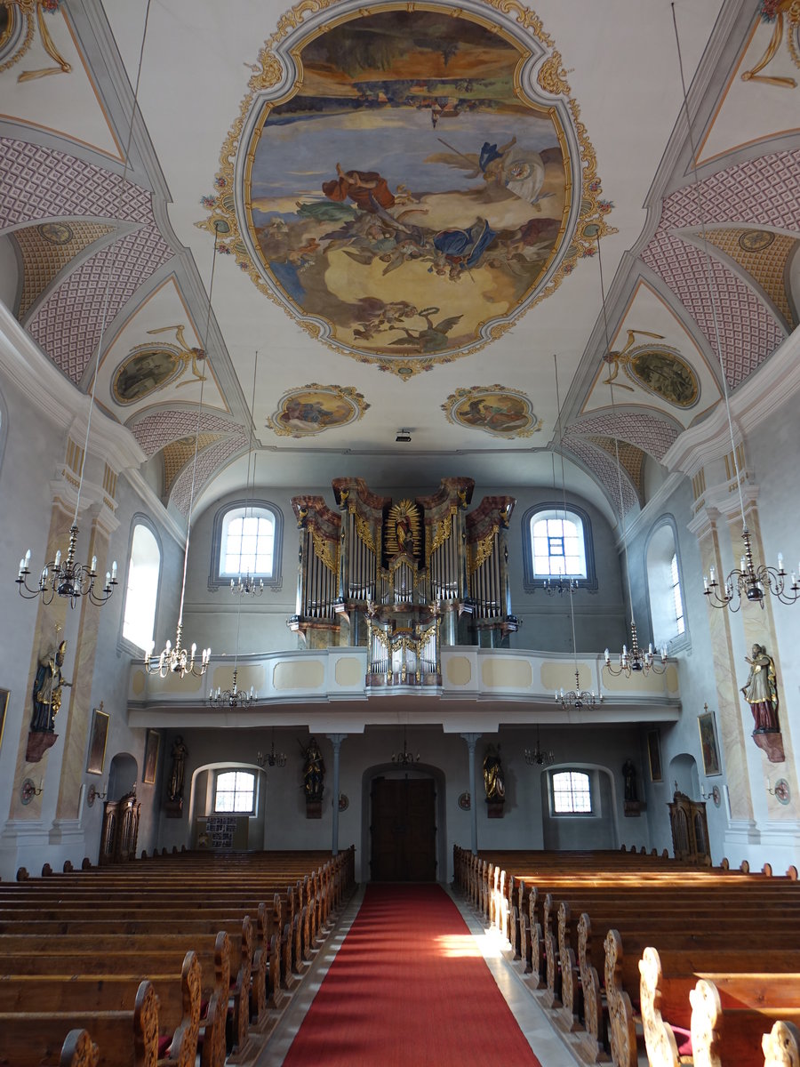 Neualbenreuth, Orgelempore und Deckengemlde in der St. Laurentius Kirche (22.04.2018)