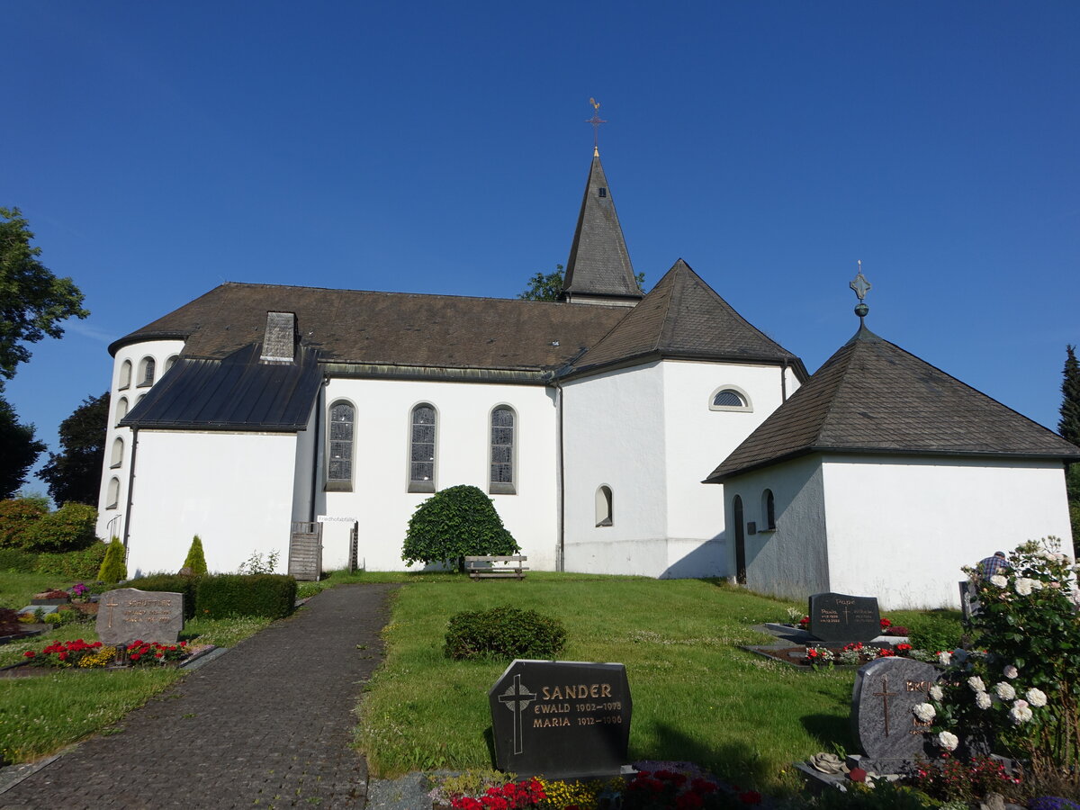 Neuastenberg, St. Laurentius Kirche, erbaut von 1837 bis 1838 (26.06.2026)