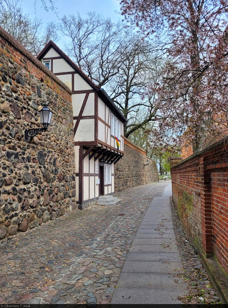 Neubrandenburg besticht durch seine gut erhaltene Stadtmauer, die die Altstadt ringf�rmig umschlie�t.
Im Foto eines der Wiekh�user.

🕓 13.4.2025 | 15:09 Uhr