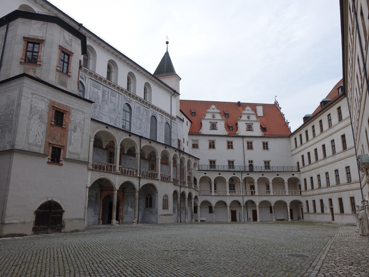 Neuburg, Innenhof des Residenzschlo (23.08.2015)