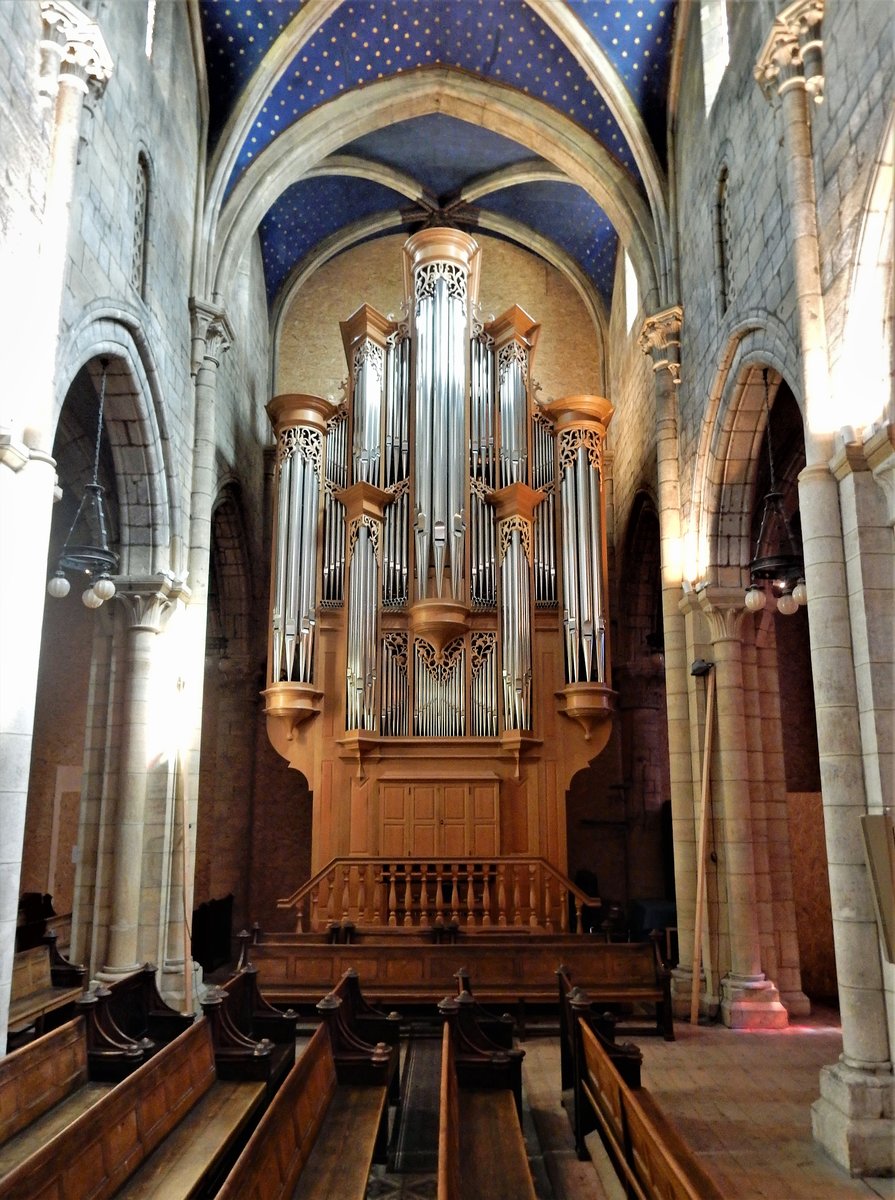 Neuchâtel, die Kollegiatkirche beherbergt zwei Orgeln. Die grosse Chézard-Saint-Martin-Orgel (hier abgebildet) wurde 1996 erbaut. Die ältere Walcker-Orgel aus dem Jahr 1870 ist derzeit nicht in Nutzung - 08.09.2017
