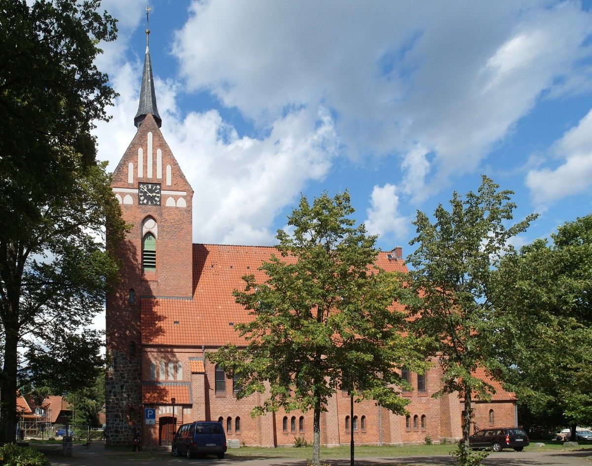 Neue Kirche St. Antonius von 1908; Bispingen (Lüneburger Heide), August 2014
