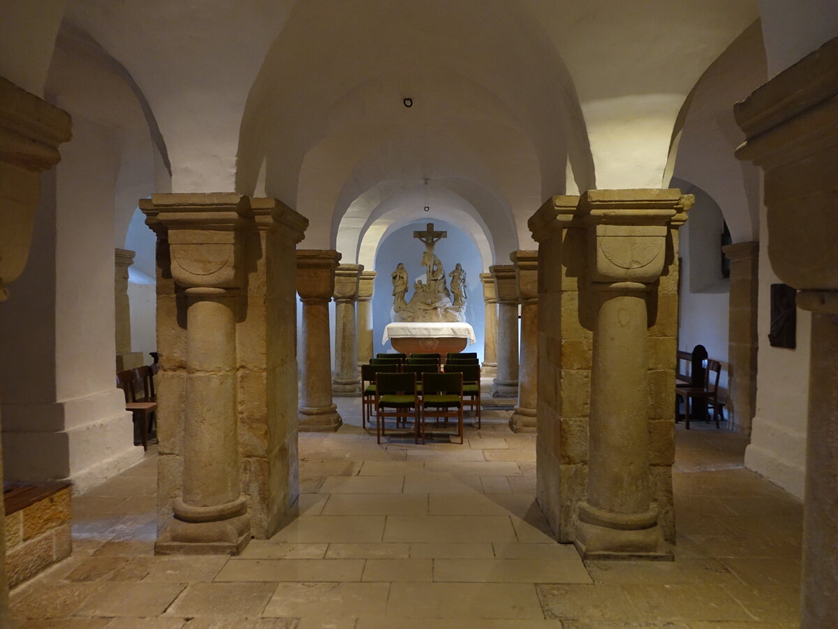Neuenheerse, Krypta aus dem 12. Jahrhundert in der Stiftskirche St. Saturnina (05.10.2021)