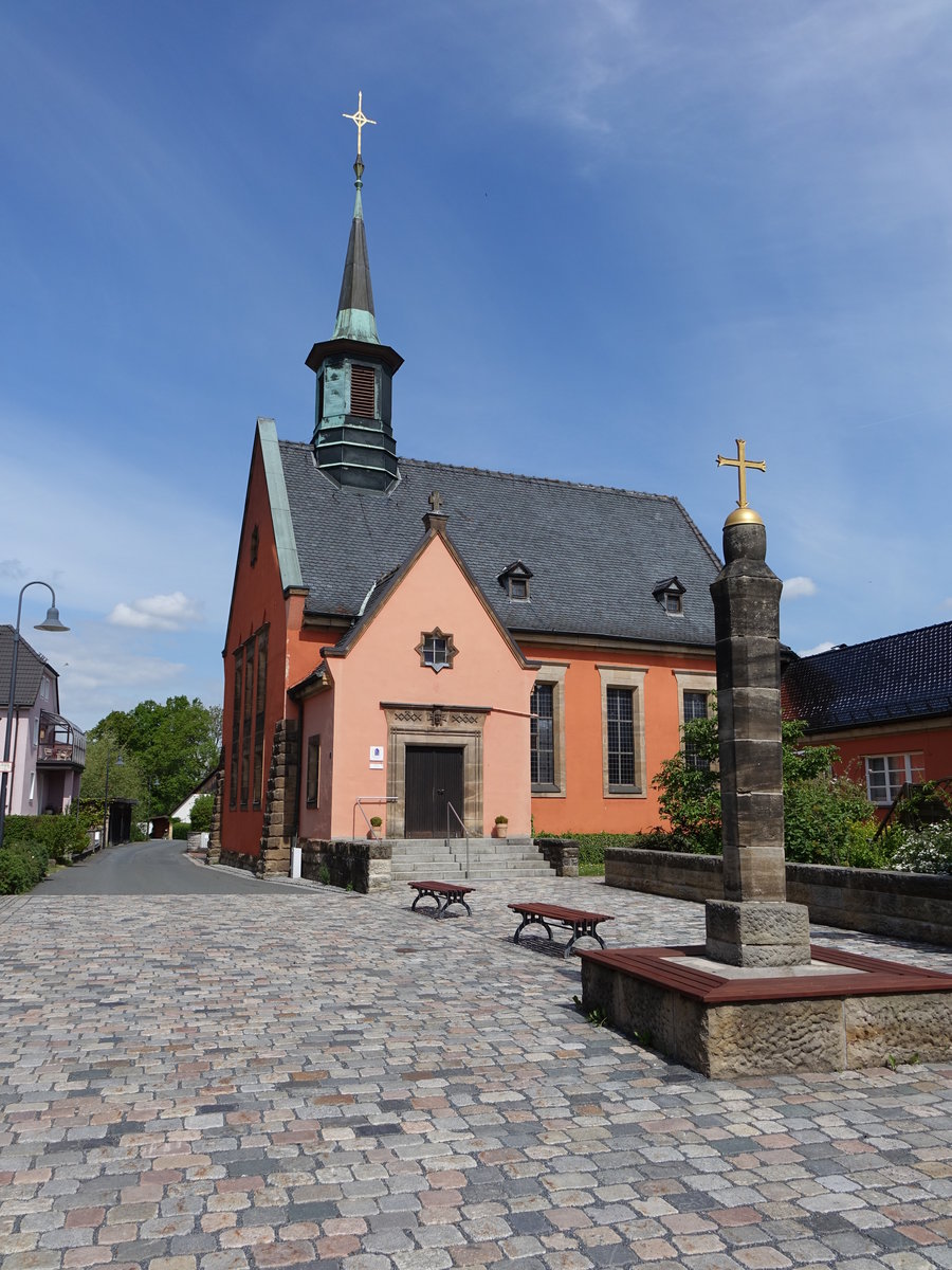 Neuenmarkt, Ev. Christuskirche, Verputzter Satteldachbau mit Dachreiter, erbaut von 1925 bis 1926 (21.05.2016)