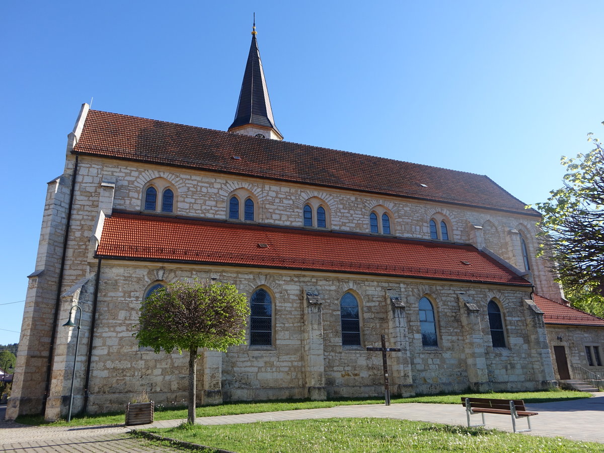 Neufra, Pfarrkirche St. Mauritius, erbaut von 1860 bis 1862 durch  Hofbaumeister Josef Laur (21.05.2017)