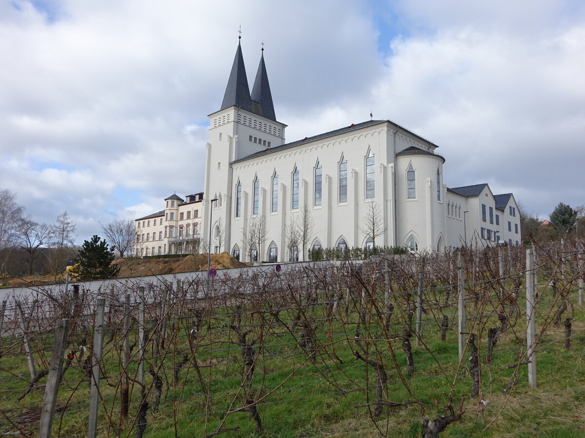 Neugotische Klosterkirche Johannisberg, erbaut 1928 (30.01.2022)