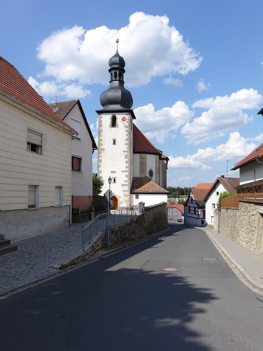 Neuhaus a. d. Pegnitz, kath. Pfarrkirche St. Peter und Paul, erbaut 1765 (21.05.2018)