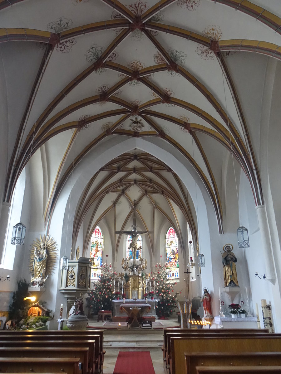 Neuhofen, gotischer Innenraum in der Pfarrkirche St. Johannis (25.12.2016)