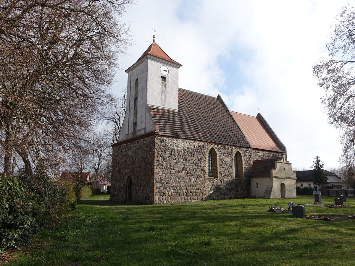 Neuk�nkendorf, evangelische Kirche, erbaut von 1280 bis 1290 (09.04.2026)