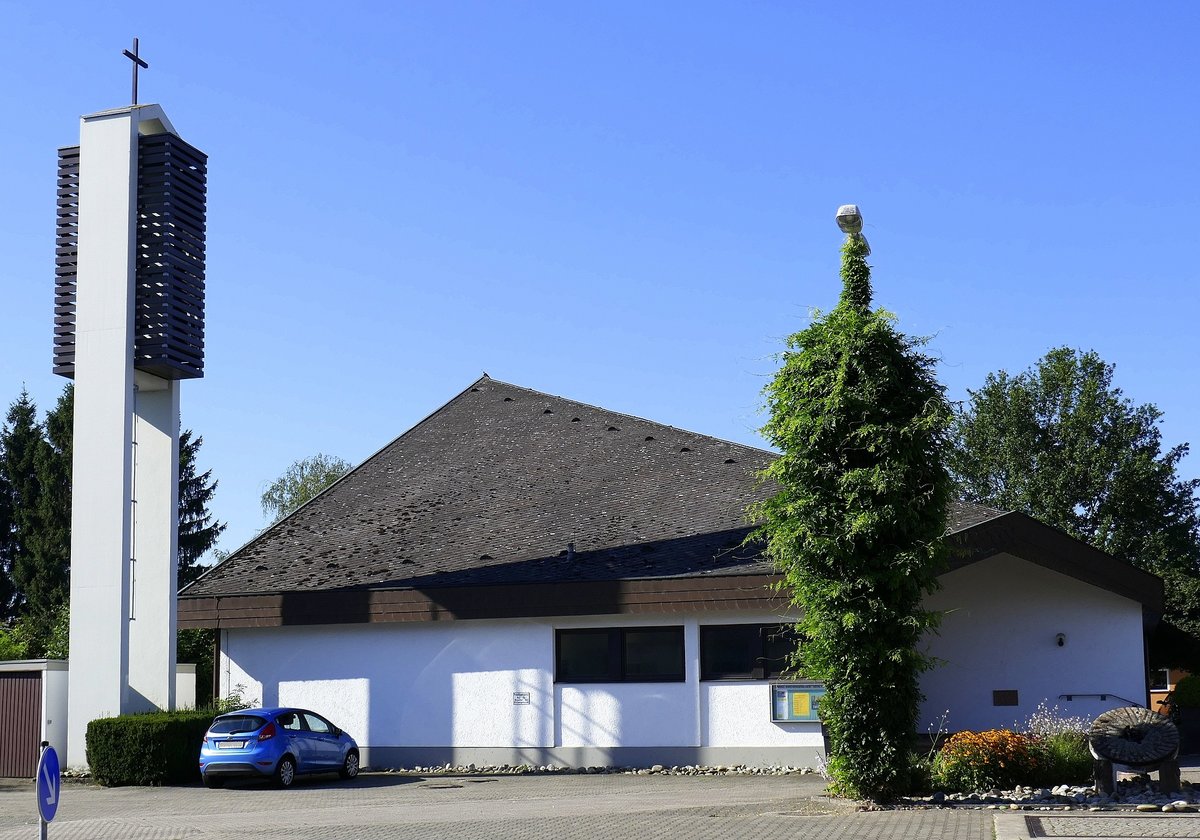 Neumühl, evangelische Kirche im modernen Baustil, Aug.2020