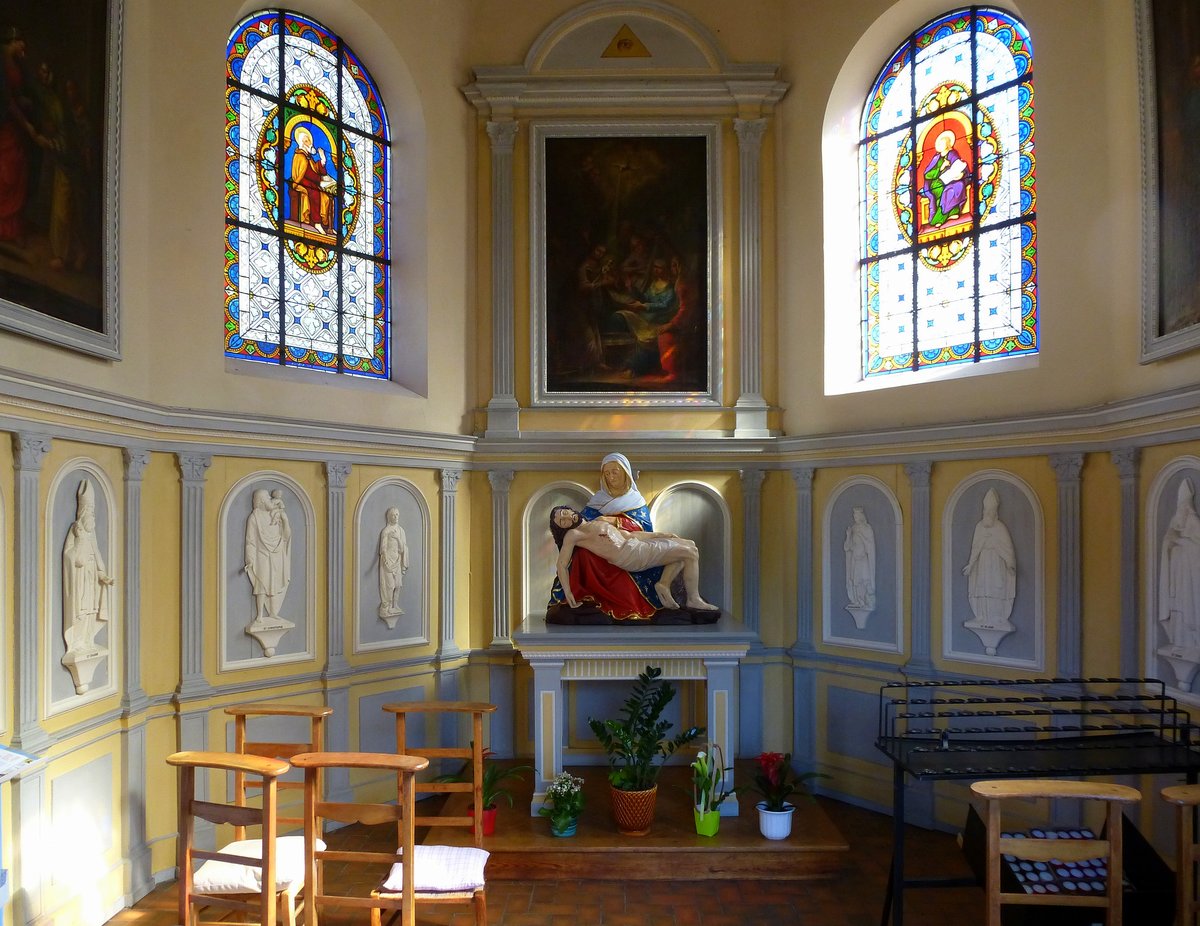 Neunkirch, Blick in die Nothelferkapelle mit der Pieta, Sept.2016