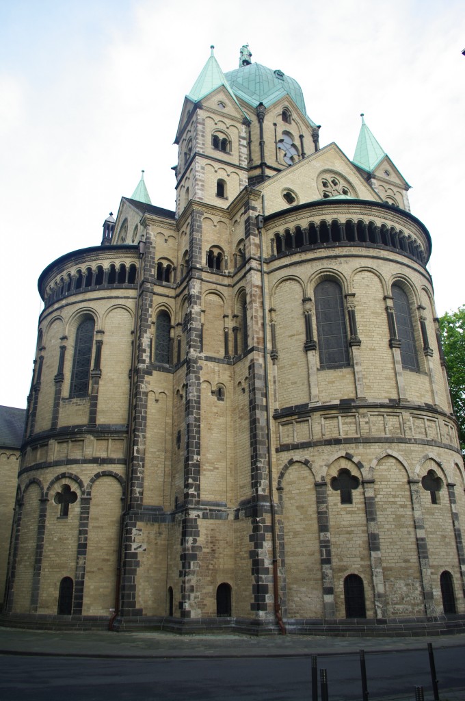 Neuss, sptromanisches St. Quirinus Mnster, erbaut von 1209 bis 1230 (03.08.2011)