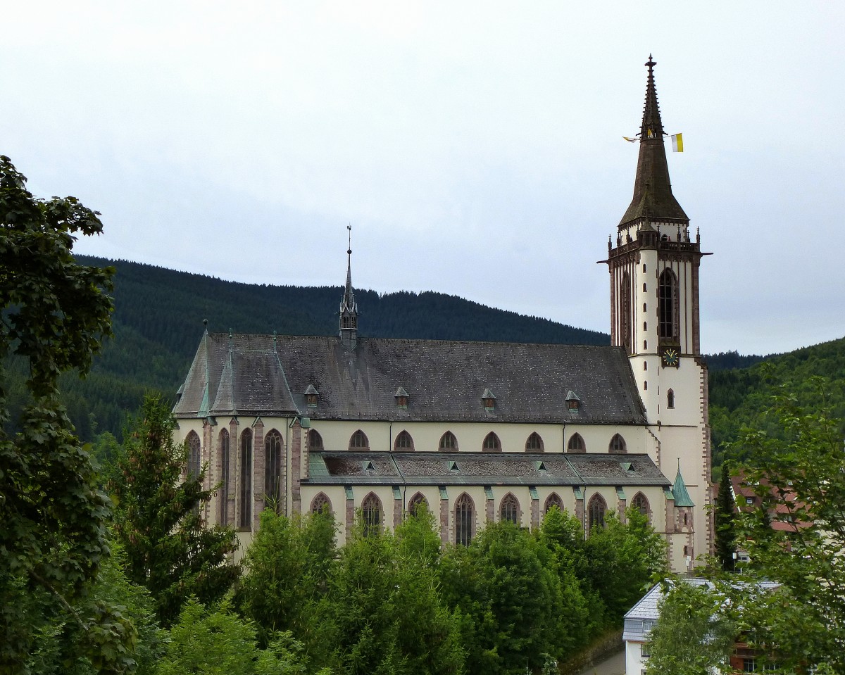 Neustadt, die Pfarrkirche St.Jakobus, auch St.Jakobusmnster genannt, 1897-1901 im sptgotischen Stil erbaut, Architekt war Max Merkel, Juli 2015