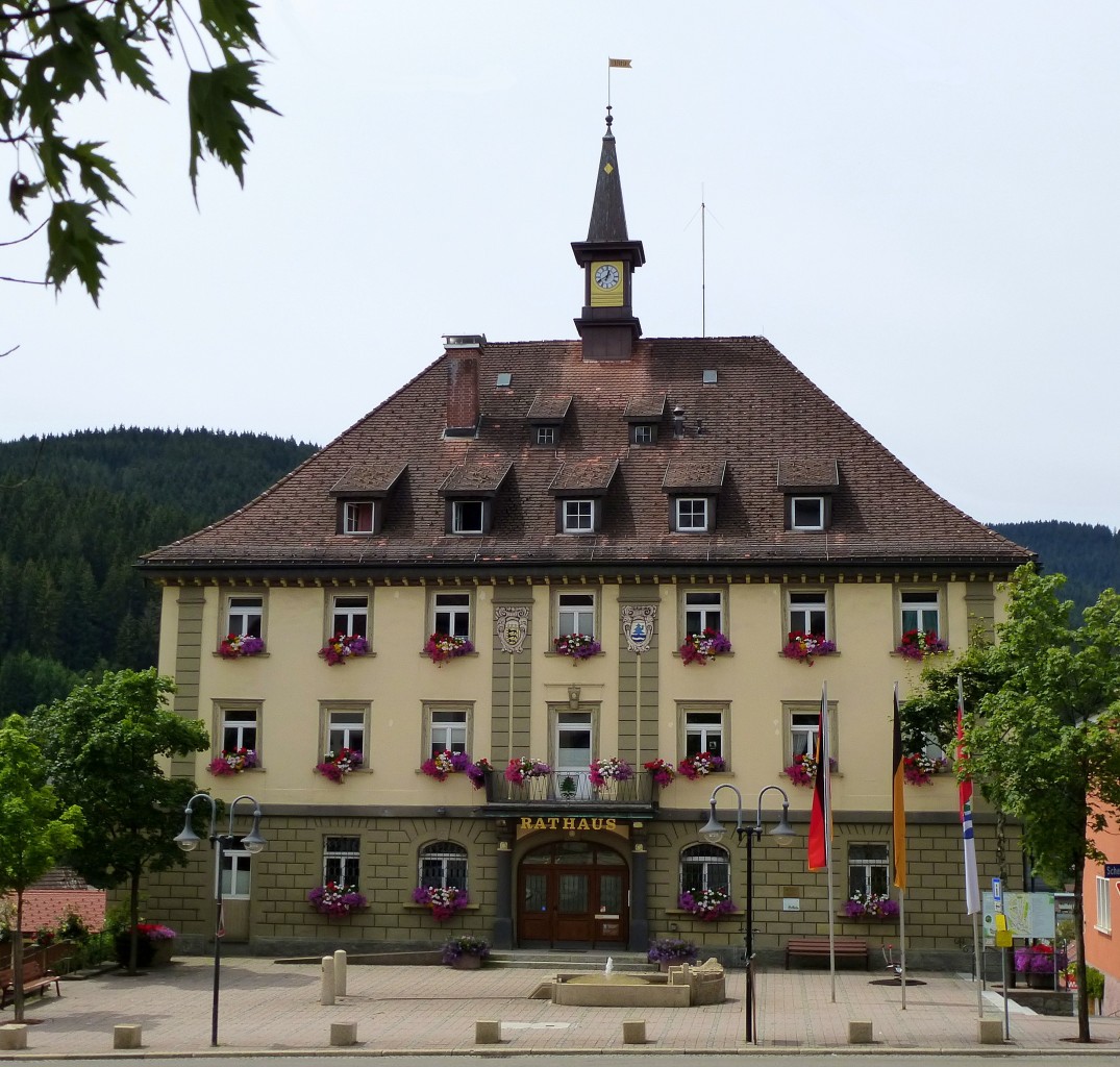 Neustadt im Schwarzwald, das Rathaus der ca. 12.000 Einwohner zhlenden Kurstadt, Juli 2015